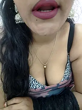 Snapshot of priya_00143 chatting on December 2, 2025, 4:29 am priya 00143 online show from December 2, 2025, 4:29 am