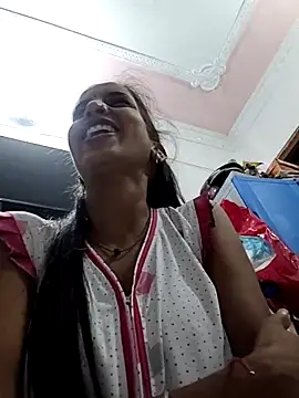 Hotty-Nidhi online show from June 3, 2026, 5:18 pm