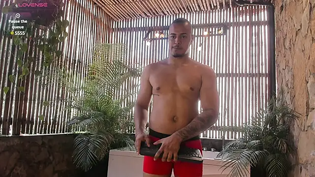 AshtonnSummer online show from March 19, 2025, 3:40 pm