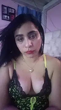 Snapshot of L_ucero chatting on March 17, 2025, 6:40 am L ucero online show from March 17, 2025, 6:40 am