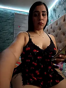 Snapshot of L_ucero chatting on September 22, 2025, 12:56 am L ucero online show from September 22, 2025, 12:56 am