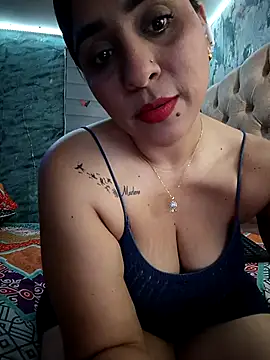 Snapshot of L_ucero chatting on September 30, 2025, 4:28 am L ucero online show from September 30, 2025, 4:28 am