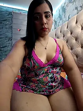 Snapshot of L_ucero chatting on October 1, 2025, 10:16 pm L ucero online show from October 1, 2025, 10:16 pm