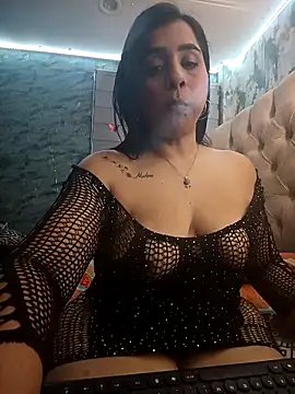 Snapshot of L_ucero chatting on October 4, 2025, 3:26 am L ucero online show from October 4, 2025, 3:26 am