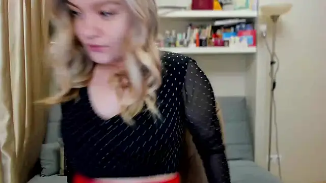 Kara Smith  online show from November 16, 2025, 9:53 pm