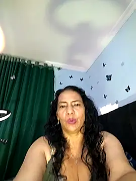 AlexaNovoa  online show from November 29, 2025, 1:08 am