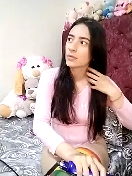 HOLY DOLL online show from March 18, 2025, 5:21 pm