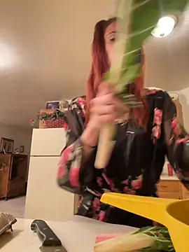 Snapshot of SusieandLacey chatting on October 23, 2025, 12:32 am SusieandLacey online show from October 23, 2025, 12:32 am