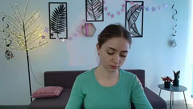 Snapshot of LilyHaart chatting on March 19, 2025, 7:07 am LilyHaart online show from March 19, 2025, 7:07 am