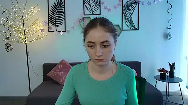 Snapshot of LilyHaart chatting on March 19, 2025, 11:06 am LilyHaart online show from March 19, 2025, 11:06 am