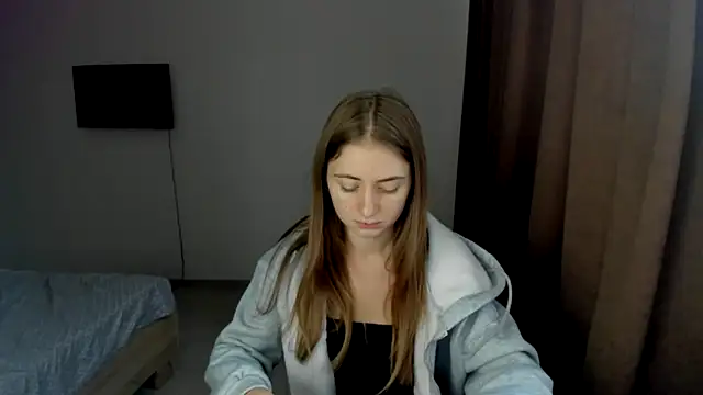 Snapshot of LilyHaart chatting on October 4, 2025, 8:34 am LilyHaart online show from October 4, 2025, 8:34 am