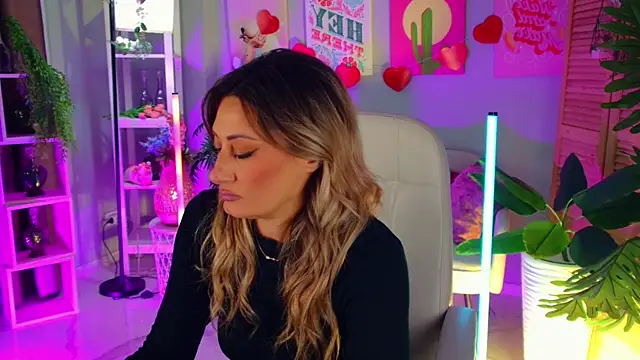 SarahAlluring online show from April 2, 2026, 1:31 pm