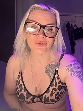 Curvy-Cleo online show from February 3, 2026, 11:26 am