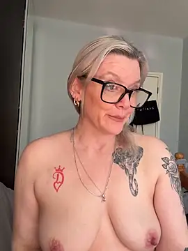 Curvy-Cleo online show from February 25, 2026, 10:47 am