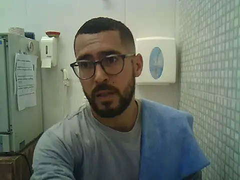 Snapshot of pdasgyn chatting on October 15, 2025, 2:50 pm pdasgyn online show from October 15, 2025, 2:50 pm