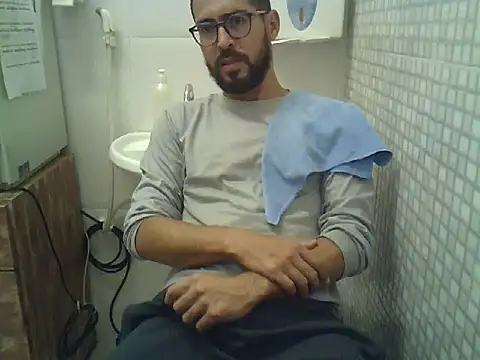 Snapshot of pdasgyn chatting on October 29, 2025, 7:15 pm pdasgyn online show from October 29, 2025, 7:15 pm