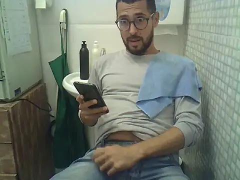 pdasgyn online show from February 25, 2026, 6:17 pm