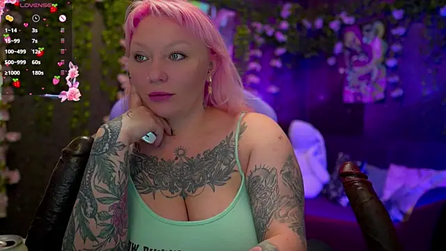 BlackedBarbie online show from October 4, 2025, 7:01 pm