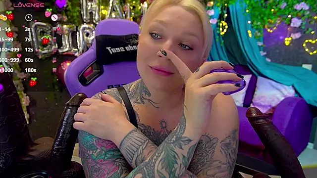 Snapshot of BlackedBarbie chatting on June 19, 2026, 7:06 pm BlackedBarbie online show from June 19, 2026, 7:06 pm