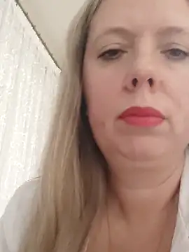 Irina3718 online show from September 29, 2025, 4:34 pm