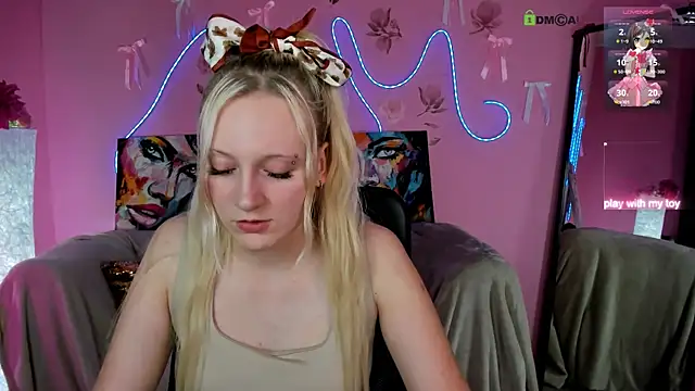 Snapshot of madam_uliis chatting on May 7, 2026, 9:47 am madam uliis online show from May 7, 2026, 9:47 am