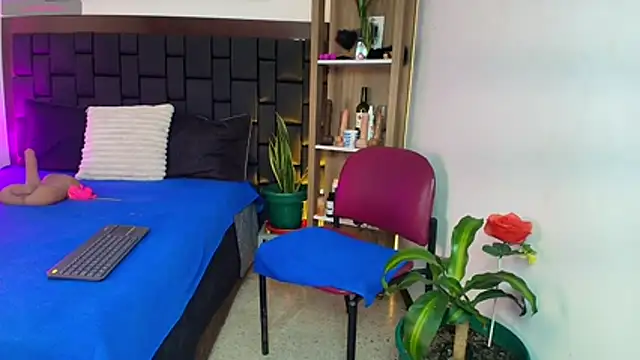 EllenaBoobs  online show from March 27, 2026, 3:23 am