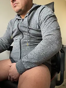 Snapshot of Gusta_bi chatting on July 13, 2026, 1:58 pm Gusta bi online show from July 13, 2026, 1:58 pm
