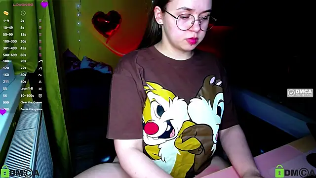 Snapshot of Lilysweet13 chatting on February 28, 2026, 9:27 pm Lilysweet13 online show from February 28, 2026, 9:27 pm