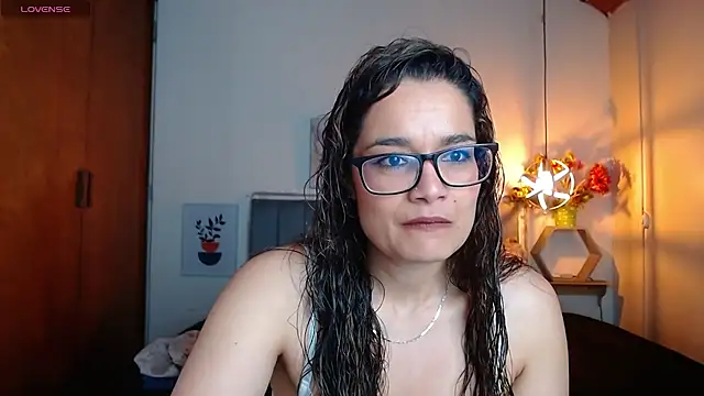 Rose Thompson1 online show from September 9, 2025, 1:43 pm