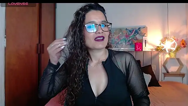 Rose Thompson1 online show from September 29, 2025, 1:38 pm