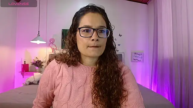 Rose Thompson1 online show from April 16, 2026, 1:23 pm