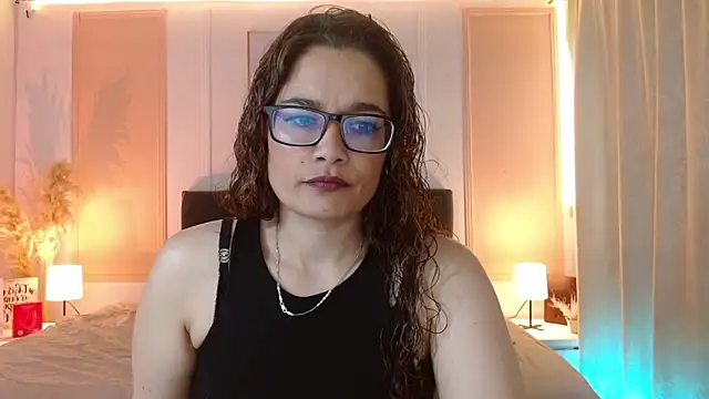 Rose Thompson1 online show from June 7, 2026, 1:37 pm