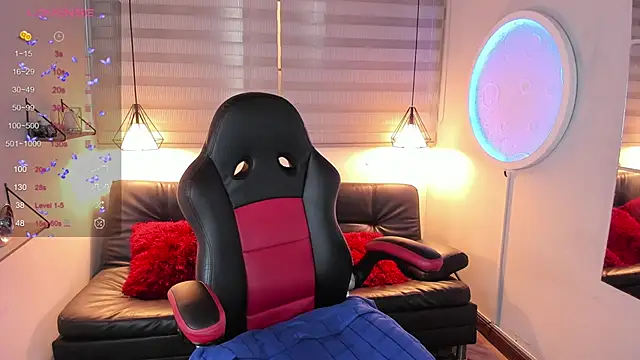 ISIS VALCHOS online show from October 22, 2025, 6:51 pm