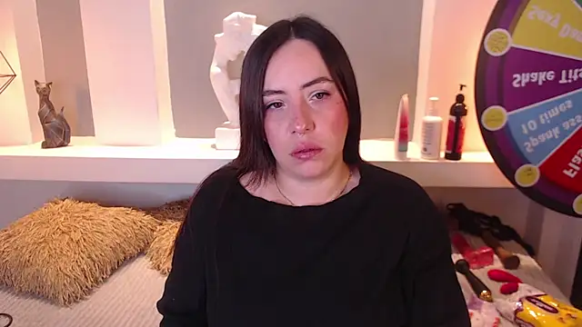 milu w4llace online show from March 17, 2025, 8:51 pm