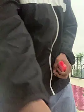 Snapshot of anthonyroth chatting on February 8, 2026, 11:19 pm anthonyroth online show from February 8, 2026, 11:19 pm