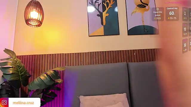 MelinaCruz online show from April 7, 2026, 1:06 am