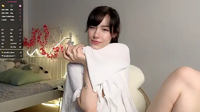 glamourr online show from February 15, 2026, 10:25 am