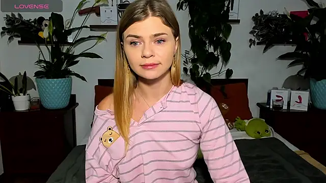 HaleyReedme online show from November 25, 2025, 8:14 am