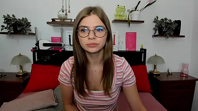 HaleyReedme online show from July 29, 2026, 7:17 am
