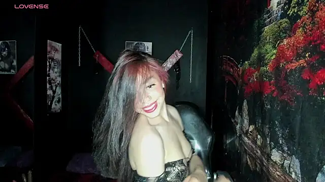 Snapshot of Tracy_KS chatting on November 7, 2025, 5:07 am Tracy KS online show from November 7, 2025, 5:07 am