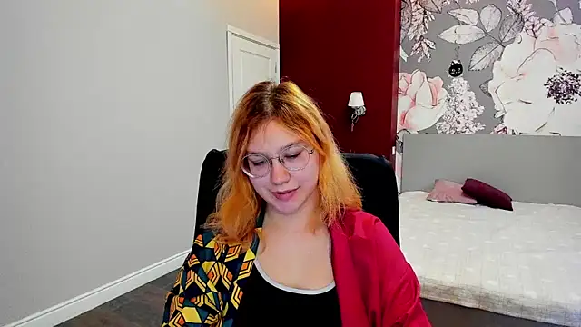 AngelinaLow online show from February 5, 2026, 12:32 pm