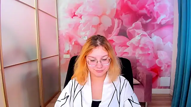 AngelinaLow online show from February 20, 2026, 12:38 pm