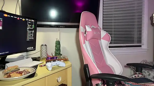 SpaceCowWhore online show from October 1, 2025, 12:05 am