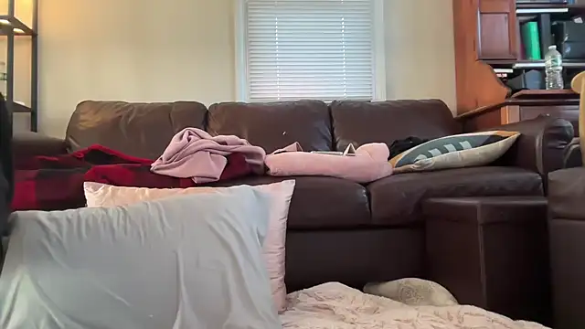 SpaceCowWhore online show from October 1, 2025, 12:11 pm