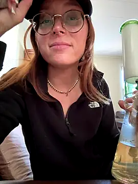 SpaceCowWhore online show from October 9, 2025, 4:27 pm