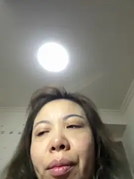 Snapshot of aa520uv chatting on May 1, 2026, 1:43 am aa520uv online show from May 1, 2026, 1:43 am