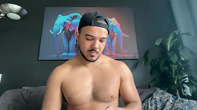 Snapshot of highlatin_guysoficial chatting on May 14, 2026, 1:51 pm highlatin guysoficial online show from May 14, 2026, 1:51 pm