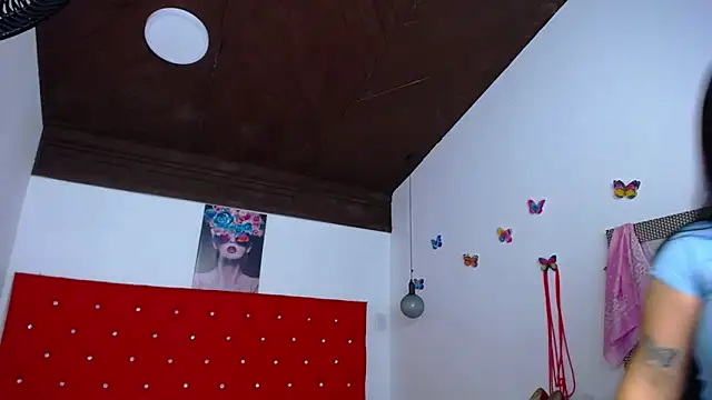 kriss sweetboobs10 online show from October 30, 2025, 12:39 pm