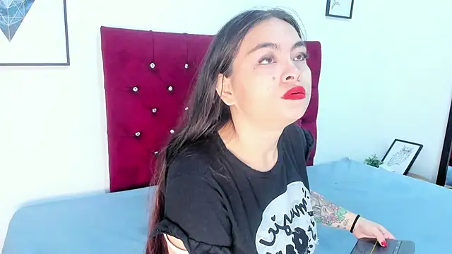 Mia Collivens online show from October 13, 2025, 11:21 am