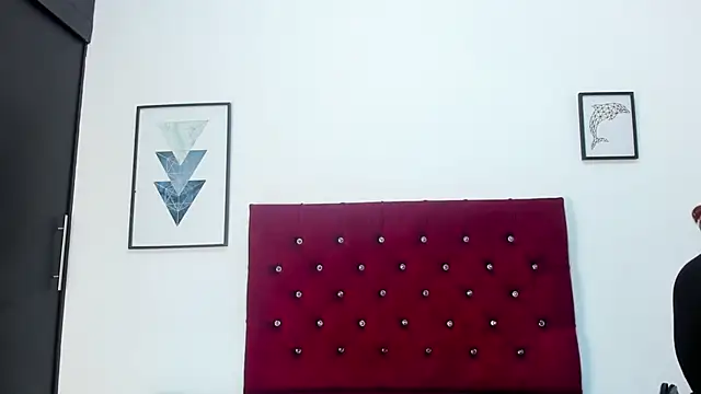 Mia Collivens online show from October 15, 2025, 10:59 am